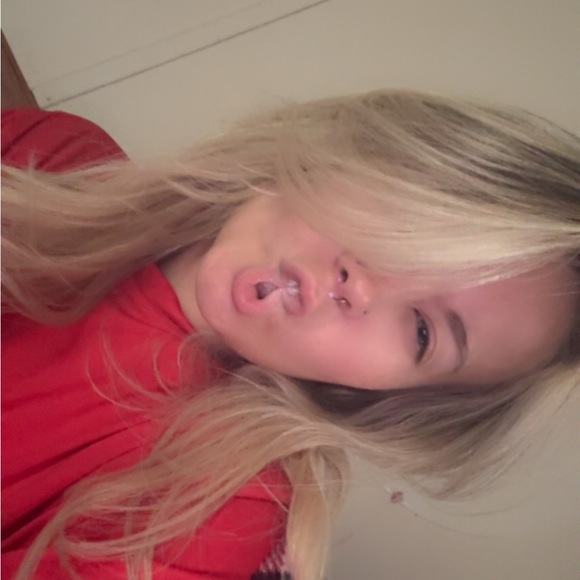 Meet your Posher, Cali - Picture 1 of 1